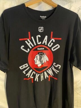 Reebok Chicago Blackhawks Black & Red Graphic Tee